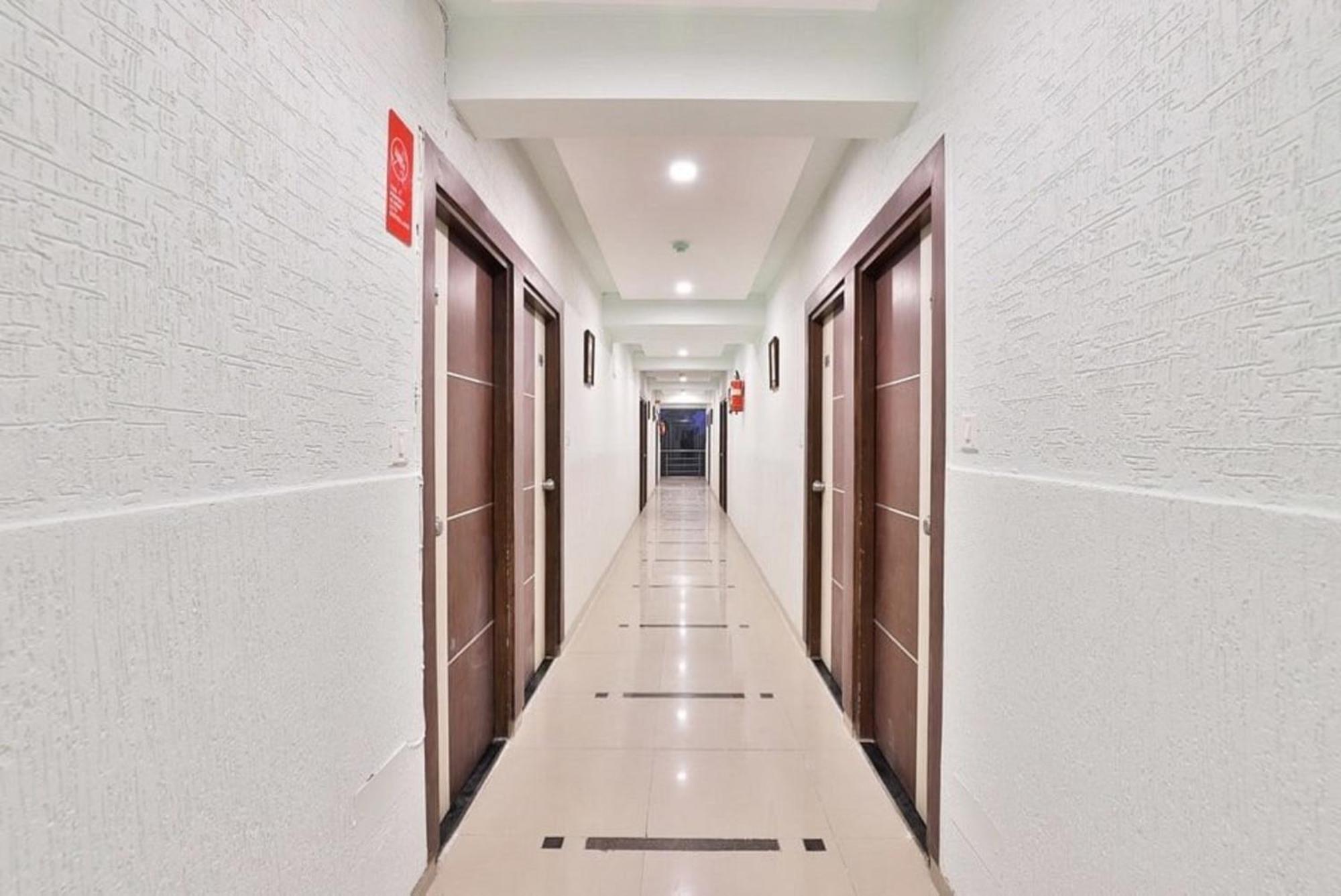 Hotel The Grand Pritam 甘地讷格尔 外观 照片