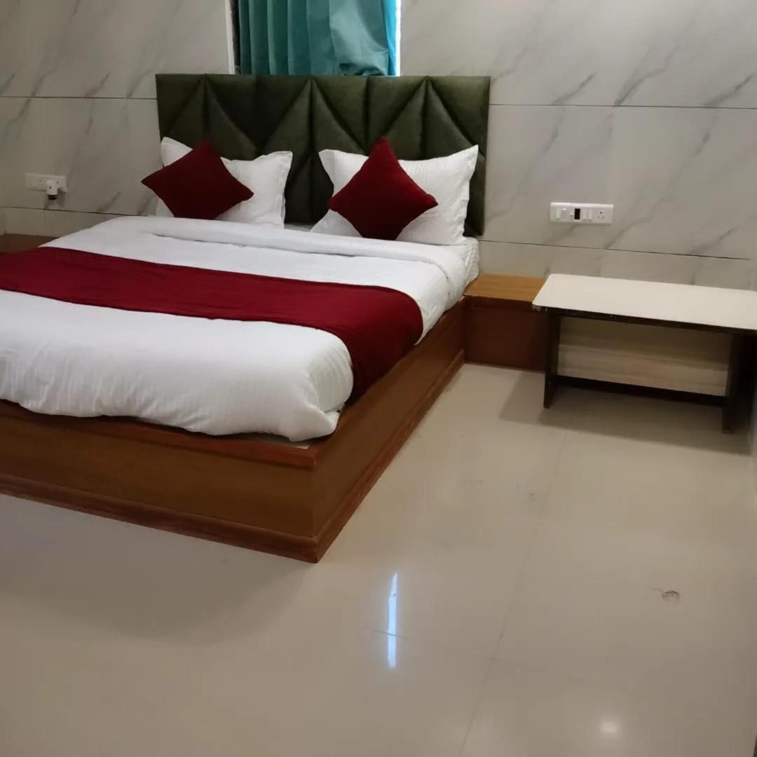 Hotel The Grand Pritam 甘地讷格尔 外观 照片